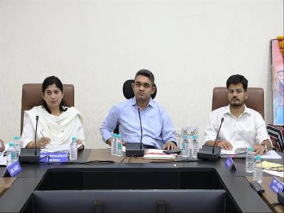 Strict Action Against Laxity in Chief Minister's Helpline and Lok Seva Guarantee - Collector